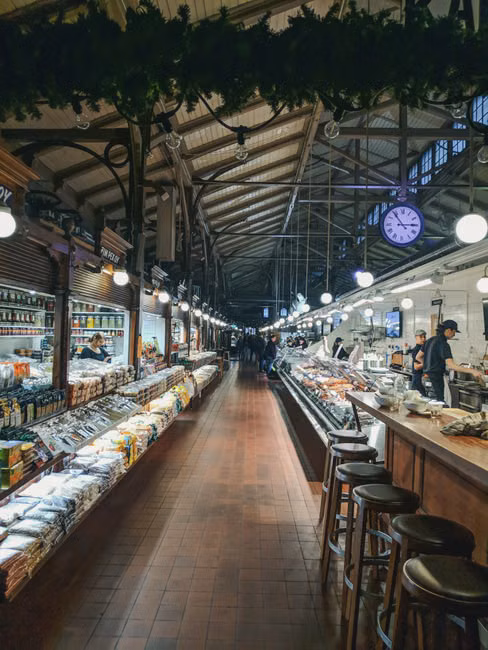 Canais e horário de atendimento da Mercado da Deia